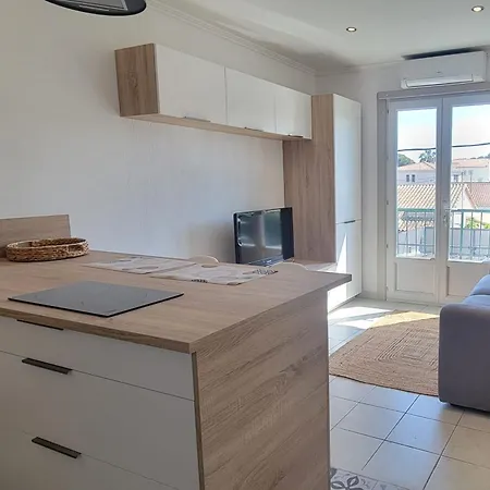 With Balcony Near * Сен-Глф